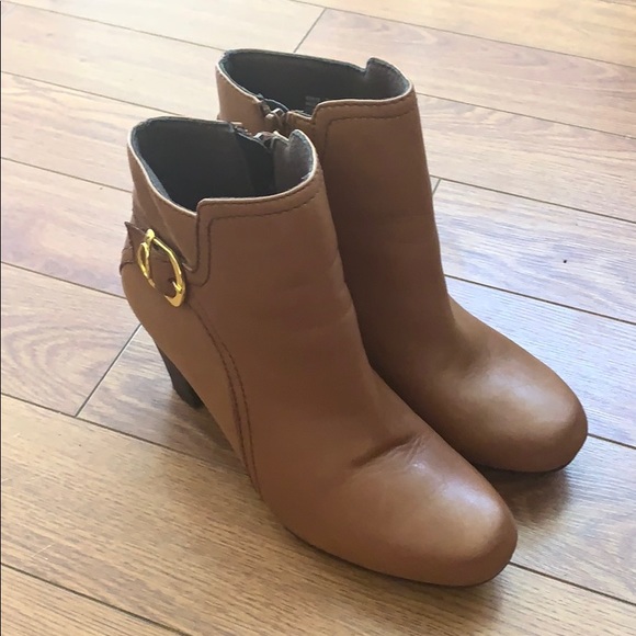 Clarks Shoes - Clark’s Leather Booties Size 7